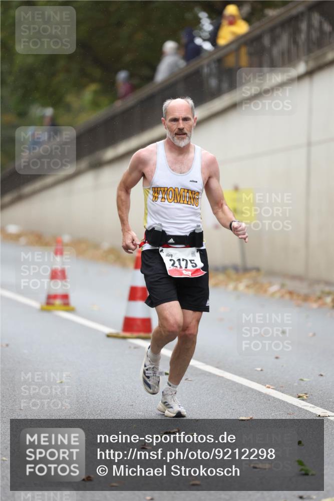 05.10.2025 - 20. swb-Marathon Bremen Michael Strokosch http://msf.ph/oto/9212298 05.10.2025 12:15:51 Laufen 2175 meine-sportfotos.de