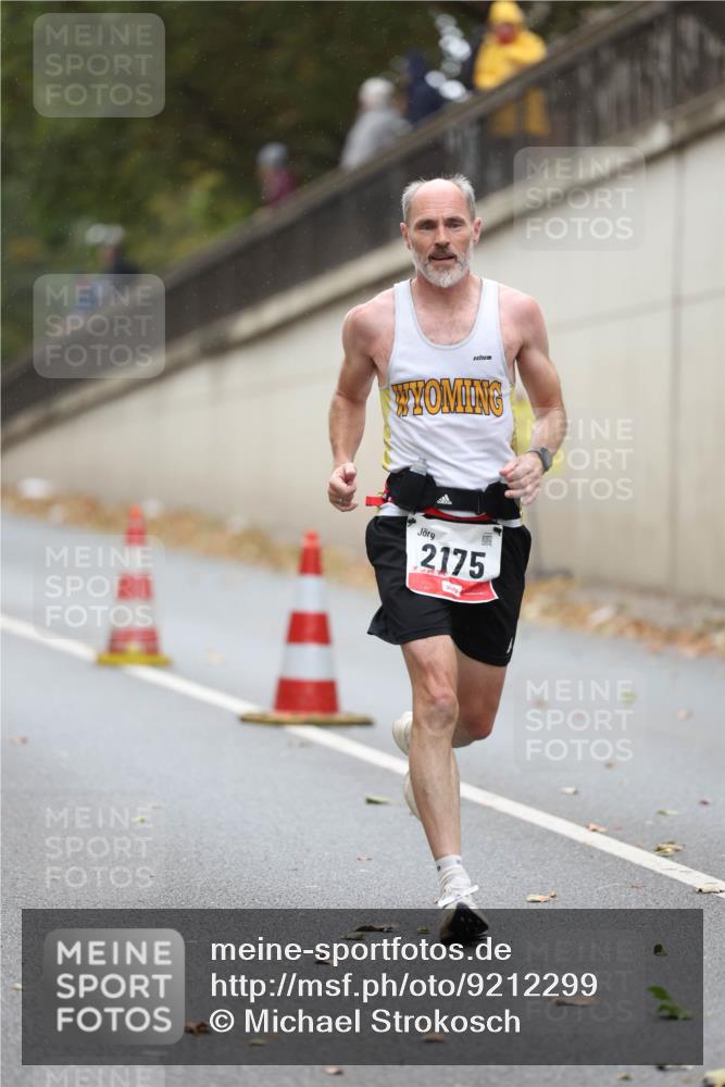05.10.2025 - 20. swb-Marathon Bremen Michael Strokosch http://msf.ph/oto/9212299 05.10.2025 12:15:51 Laufen 2175 meine-sportfotos.de