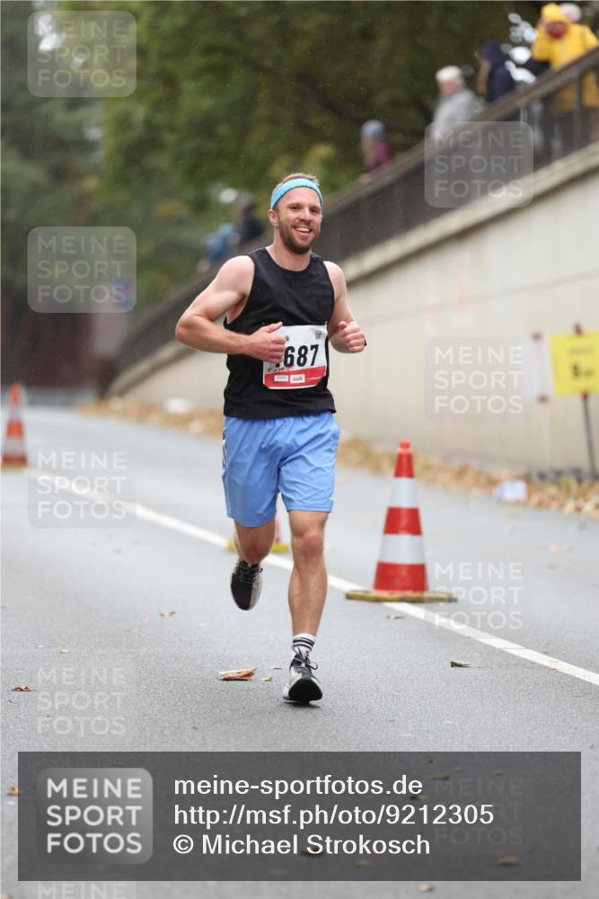 05.10.2025 - 20. swb-Marathon Bremen Michael Strokosch http://msf.ph/oto/9212305 05.10.2025 12:15:54 Laufen 687, 00251 meine-sportfotos.de