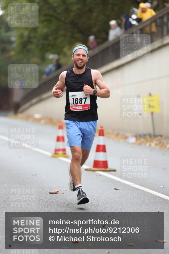 05.10.2025 - 20. swb-Marathon Bremen Michael Strokosch http://msf.ph/oto/9212306 05.10.2025 12:15:54 Laufen 1687, 00251 meine-sportfotos.de