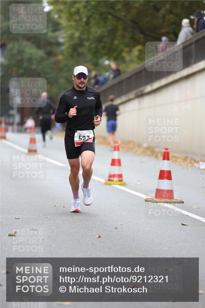 05.10.2025 - 20. swb-Marathon Bremen Michael Strokosch http://msf.ph/oto/9212321 05.10.2025 12:16:20 Laufen 593 meine-sportfotos.de