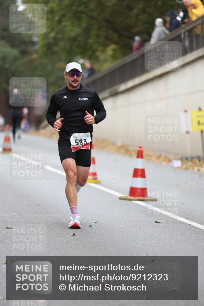 05.10.2025 - 20. swb-Marathon Bremen Michael Strokosch http://msf.ph/oto/9212323 05.10.2025 12:16:20 Laufen 593 meine-sportfotos.de