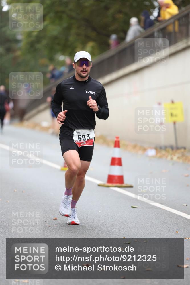 05.10.2025 - 20. swb-Marathon Bremen Michael Strokosch http://msf.ph/oto/9212325 05.10.2025 12:16:21 Laufen 593 meine-sportfotos.de