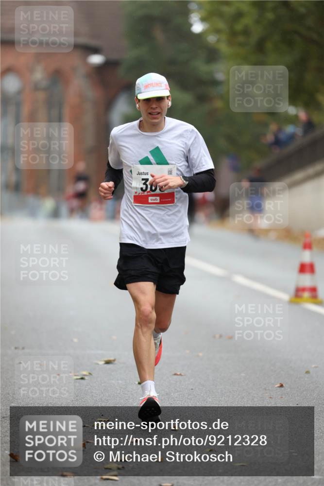 05.10.2025 - 20. swb-Marathon Bremen Michael Strokosch http://msf.ph/oto/9212328 05.10.2025 12:16:22 Laufen 30 meine-sportfotos.de