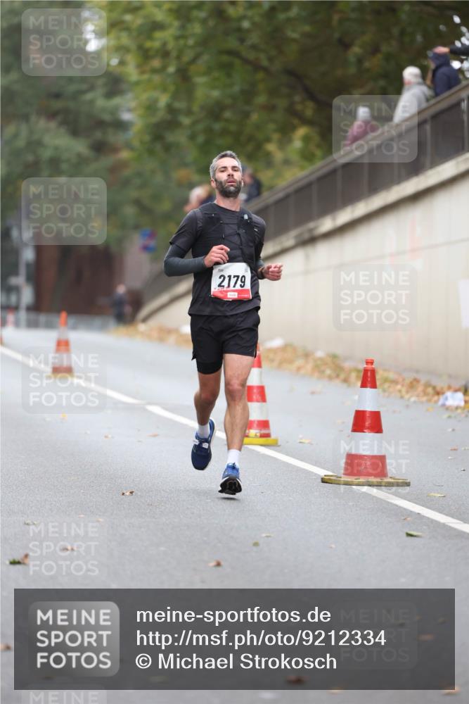 05.10.2025 - 20. swb-Marathon Bremen Michael Strokosch http://msf.ph/oto/9212334 05.10.2025 12:16:40 Laufen 2179 meine-sportfotos.de