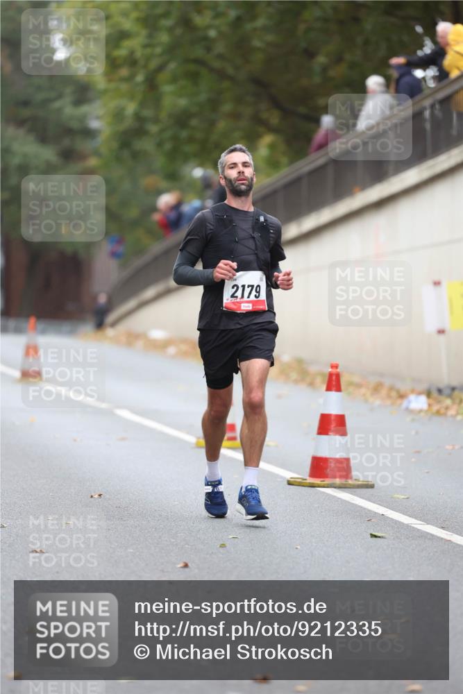 05.10.2025 - 20. swb-Marathon Bremen Michael Strokosch http://msf.ph/oto/9212335 05.10.2025 12:16:40 Laufen 2179 meine-sportfotos.de