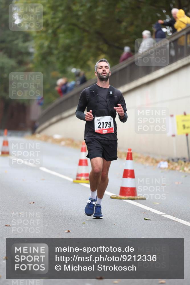 05.10.2025 - 20. swb-Marathon Bremen Michael Strokosch http://msf.ph/oto/9212336 05.10.2025 12:16:41 Laufen 2179 meine-sportfotos.de