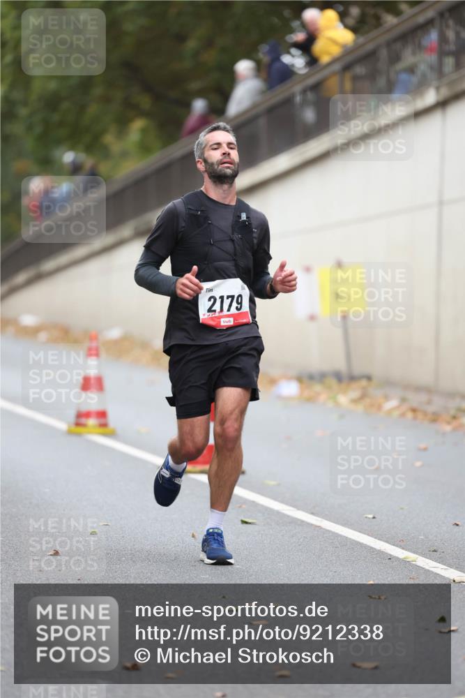 05.10.2025 - 20. swb-Marathon Bremen Michael Strokosch http://msf.ph/oto/9212338 05.10.2025 12:16:41 Laufen 2179 meine-sportfotos.de