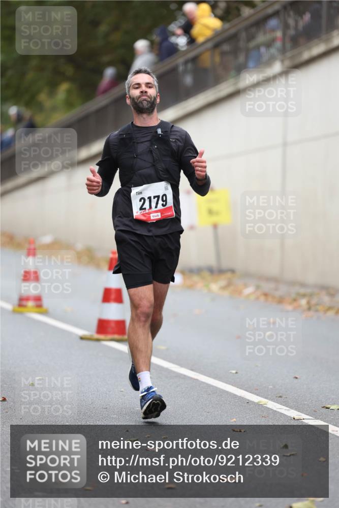 05.10.2025 - 20. swb-Marathon Bremen Michael Strokosch http://msf.ph/oto/9212339 05.10.2025 12:16:41 Laufen 2179 meine-sportfotos.de