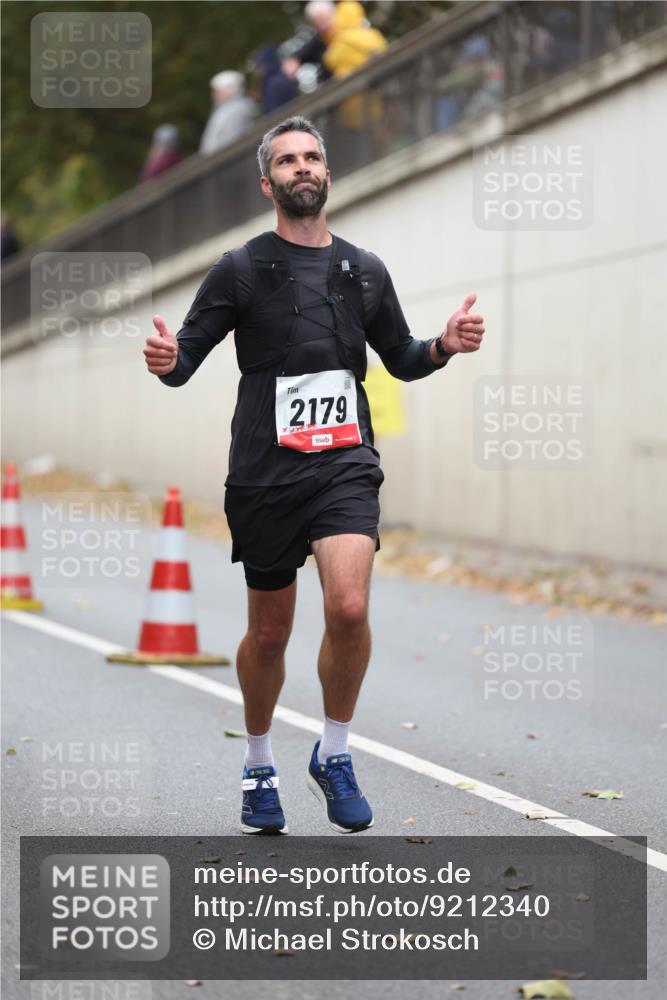 05.10.2025 - 20. swb-Marathon Bremen Michael Strokosch http://msf.ph/oto/9212340 05.10.2025 12:16:42 Laufen 2179 meine-sportfotos.de