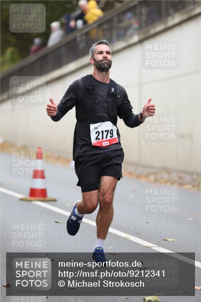 05.10.2025 - 20. swb-Marathon Bremen Michael Strokosch http://msf.ph/oto/9212341 05.10.2025 12:16:42 Laufen 2179 meine-sportfotos.de