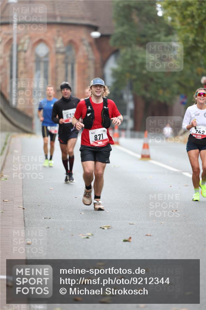 05.10.2025 - 20. swb-Marathon Bremen Michael Strokosch http://msf.ph/oto/9212344 05.10.2025 12:16:50 Laufen 632, 8, 71, 742 meine-sportfotos.de