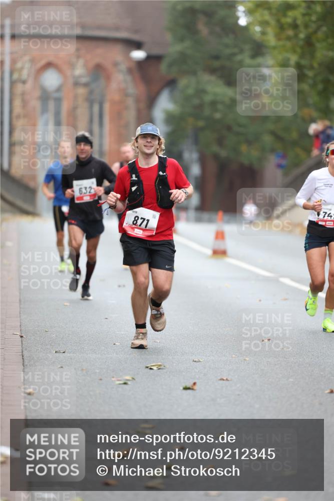 05.10.2025 - 20. swb-Marathon Bremen Michael Strokosch http://msf.ph/oto/9212345 05.10.2025 12:16:51 Laufen 632, 8, 71, 74 meine-sportfotos.de