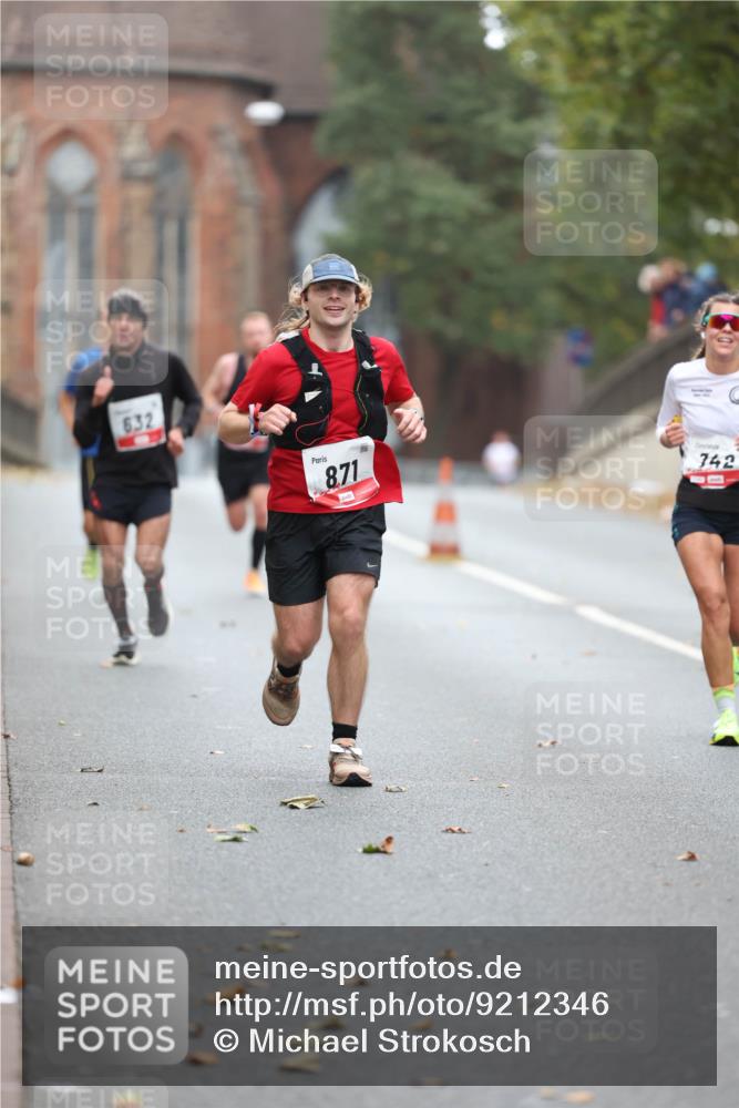 05.10.2025 - 20. swb-Marathon Bremen Michael Strokosch http://msf.ph/oto/9212346 05.10.2025 12:16:51 Laufen 632, 8, 71, 742 meine-sportfotos.de