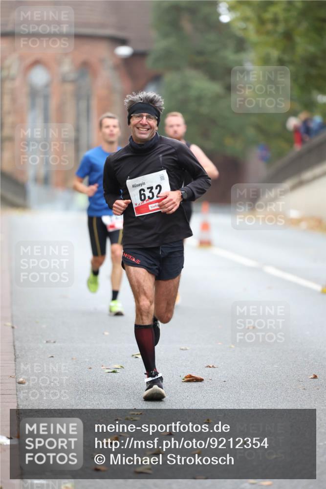 05.10.2025 - 20. swb-Marathon Bremen Michael Strokosch http://msf.ph/oto/9212354 05.10.2025 12:16:54 Laufen 632 meine-sportfotos.de