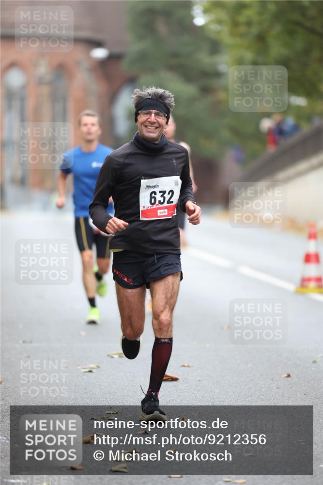 05.10.2025 - 20. swb-Marathon Bremen Michael Strokosch http://msf.ph/oto/9212356 05.10.2025 12:16:54 Laufen 632 meine-sportfotos.de