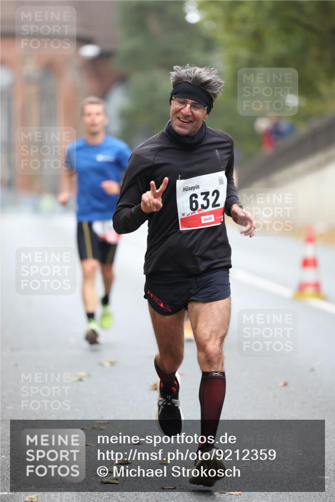 05.10.2025 - 20. swb-Marathon Bremen Michael Strokosch http://msf.ph/oto/9212359 05.10.2025 12:16:55 Laufen 632 meine-sportfotos.de