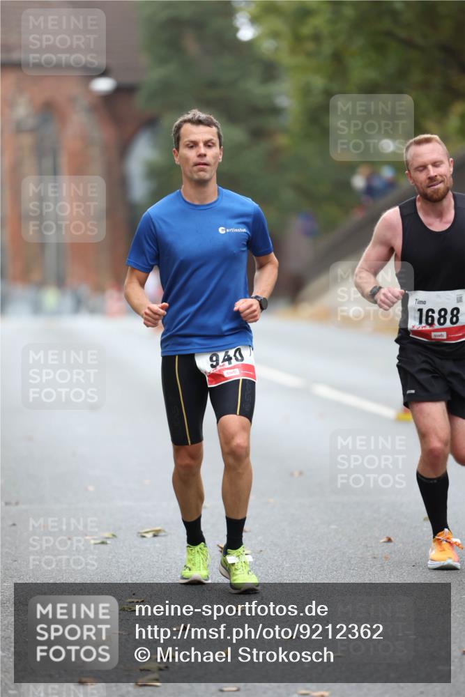 05.10.2025 - 20. swb-Marathon Bremen Michael Strokosch http://msf.ph/oto/9212362 05.10.2025 12:16:57 Laufen 940, 1688 meine-sportfotos.de