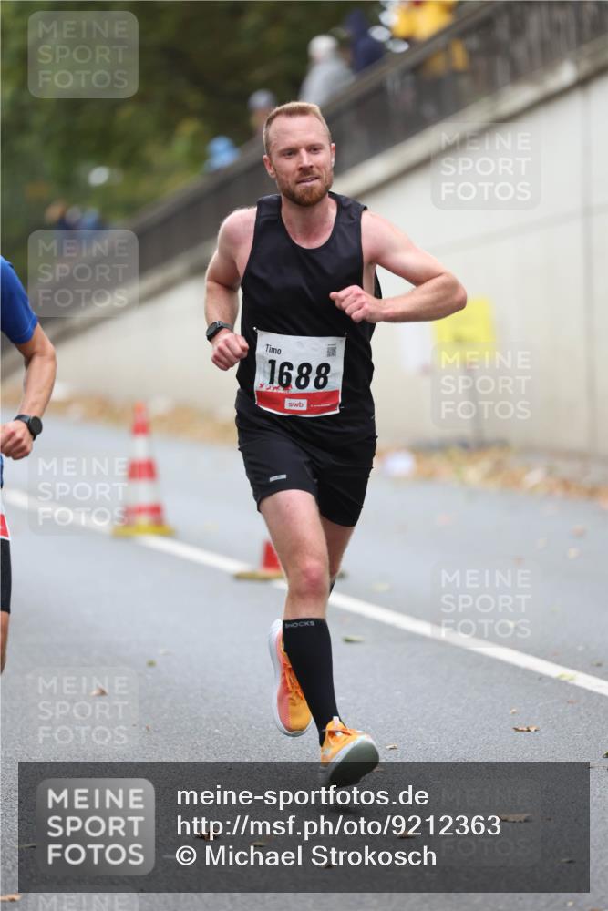 05.10.2025 - 20. swb-Marathon Bremen Michael Strokosch http://msf.ph/oto/9212363 05.10.2025 12:16:57 Laufen 1688 meine-sportfotos.de