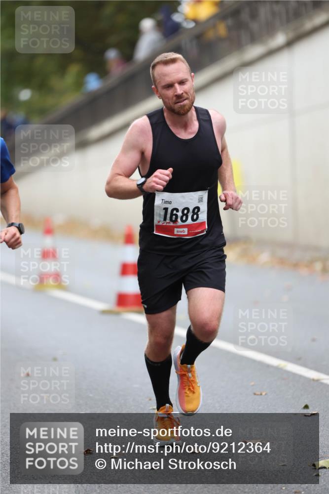 05.10.2025 - 20. swb-Marathon Bremen Michael Strokosch http://msf.ph/oto/9212364 05.10.2025 12:16:57 Laufen 1688 meine-sportfotos.de