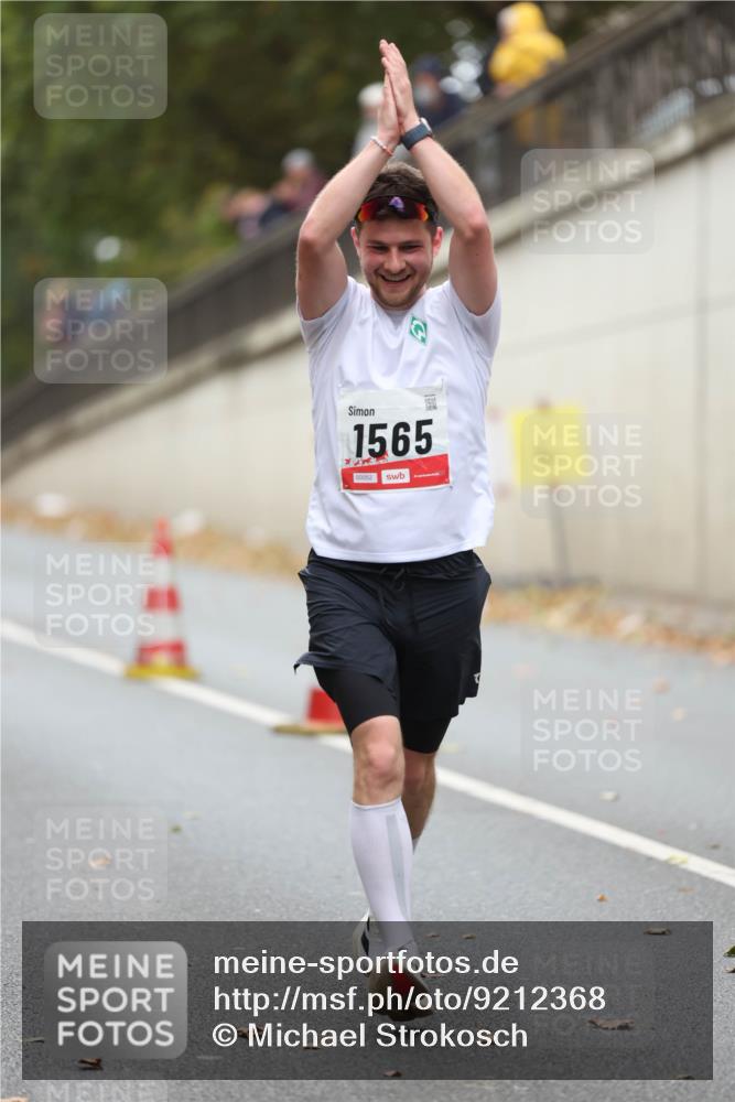 05.10.2025 - 20. swb-Marathon Bremen Michael Strokosch http://msf.ph/oto/9212368 05.10.2025 12:17:28 Laufen 1565, 00052, 71 meine-sportfotos.de