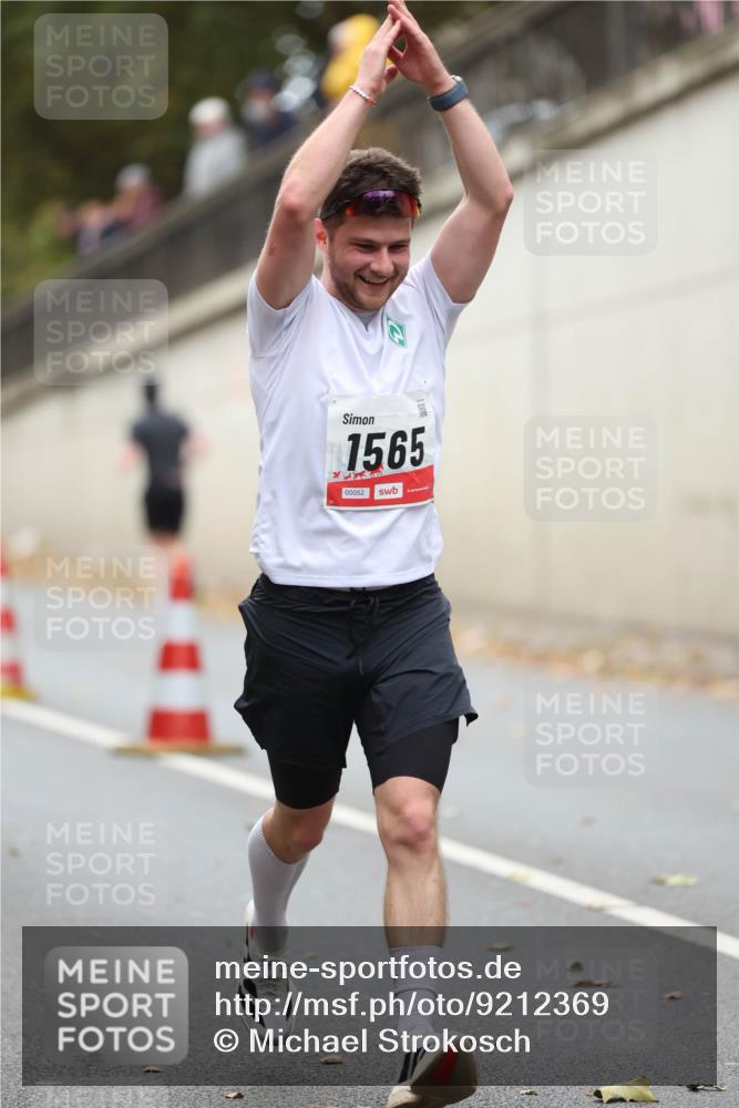 05.10.2025 - 20. swb-Marathon Bremen Michael Strokosch http://msf.ph/oto/9212369 05.10.2025 12:17:28 Laufen 1565, 00052 meine-sportfotos.de