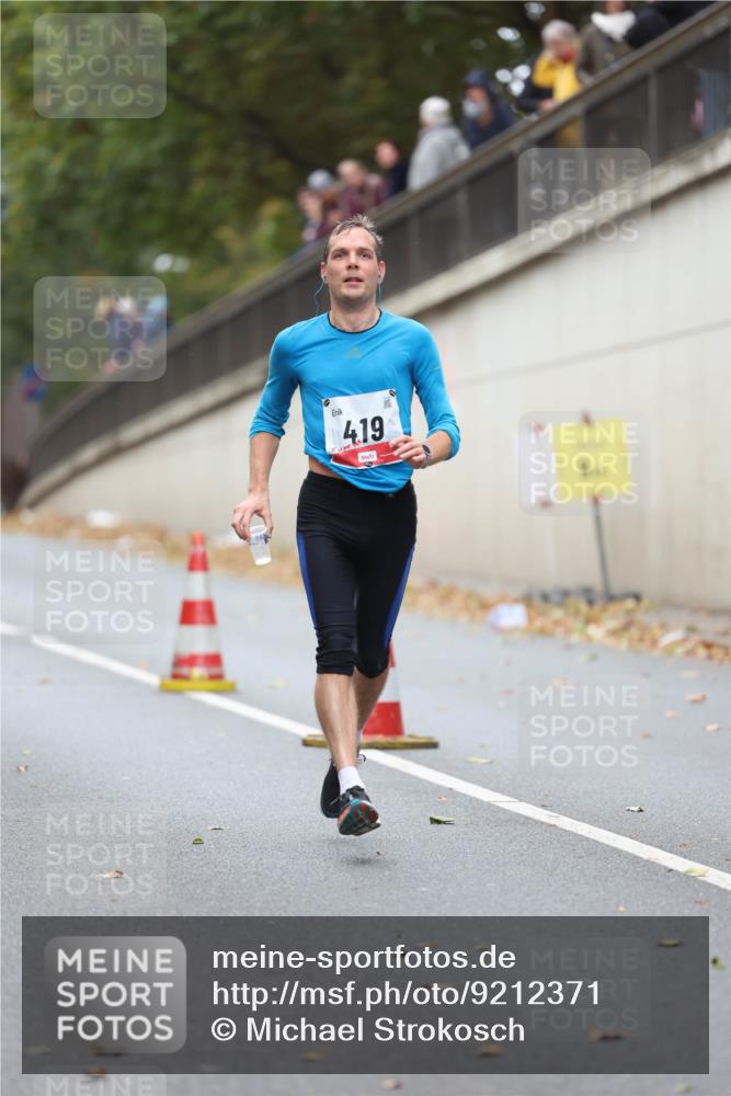 05.10.2025 - 20. swb-Marathon Bremen Michael Strokosch http://msf.ph/oto/9212371 05.10.2025 12:17:58 Laufen 419 meine-sportfotos.de