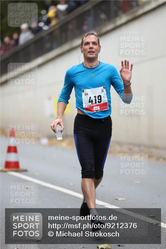 05.10.2025 - 20. swb-Marathon Bremen Michael Strokosch http://msf.ph/oto/9212376 05.10.2025 12:17:59 Laufen 4, 19, 90521 meine-sportfotos.de