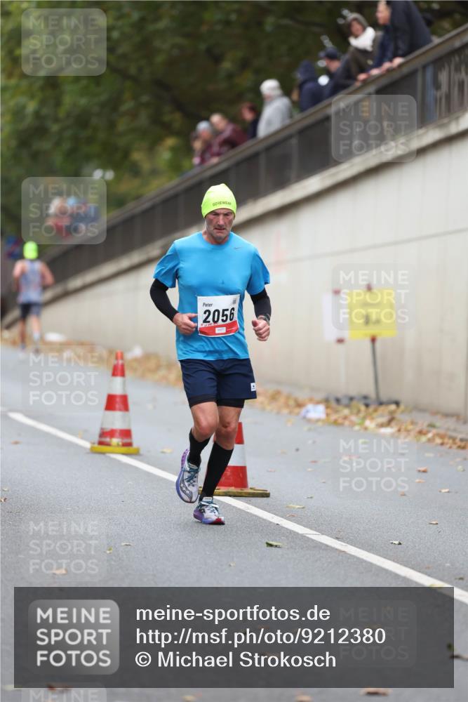 05.10.2025 - 20. swb-Marathon Bremen Michael Strokosch http://msf.ph/oto/9212380 05.10.2025 12:18:19 Laufen 2056 meine-sportfotos.de