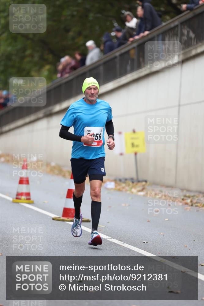 05.10.2025 - 20. swb-Marathon Bremen Michael Strokosch http://msf.ph/oto/9212381 05.10.2025 12:18:20 Laufen 56 meine-sportfotos.de