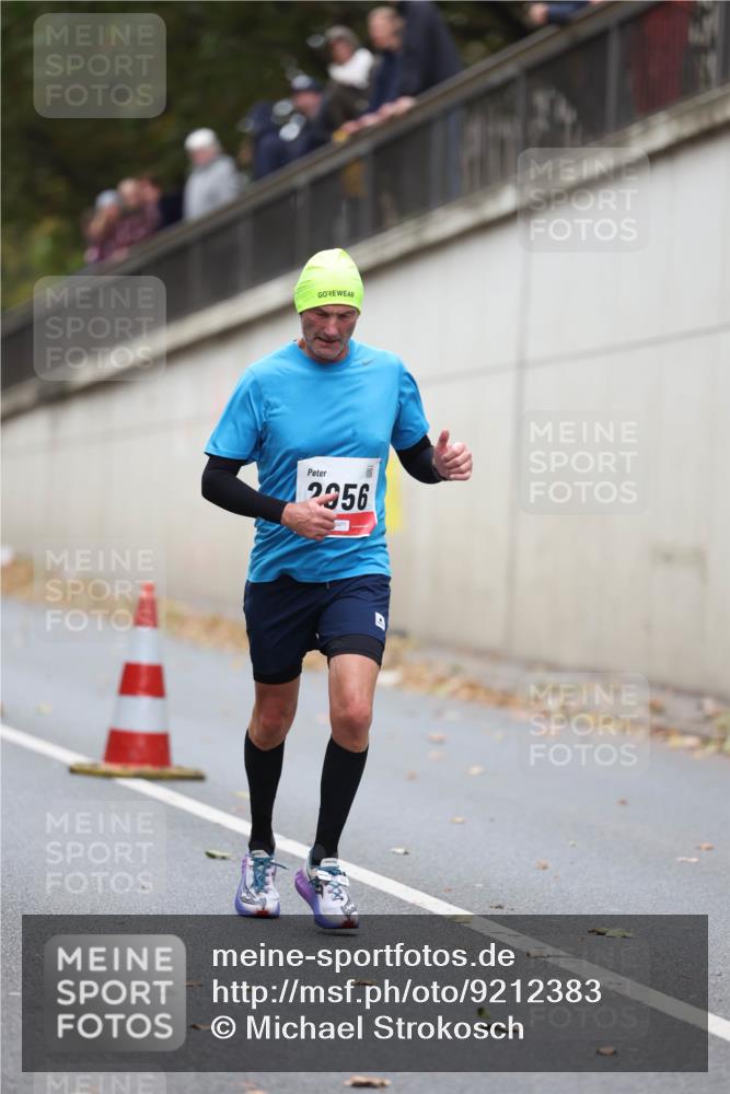 05.10.2025 - 20. swb-Marathon Bremen Michael Strokosch http://msf.ph/oto/9212383 05.10.2025 12:18:21 Laufen 2356 meine-sportfotos.de