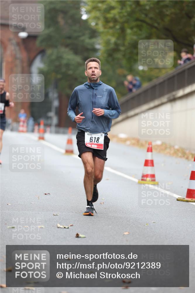 05.10.2025 - 20. swb-Marathon Bremen Michael Strokosch http://msf.ph/oto/9212389 05.10.2025 12:18:40 Laufen 6, 18 meine-sportfotos.de