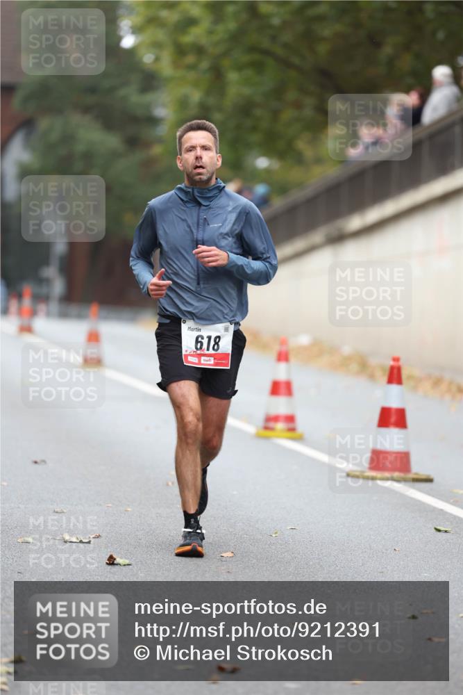 05.10.2025 - 20. swb-Marathon Bremen Michael Strokosch http://msf.ph/oto/9212391 05.10.2025 12:18:41 Laufen 6, 18 meine-sportfotos.de
