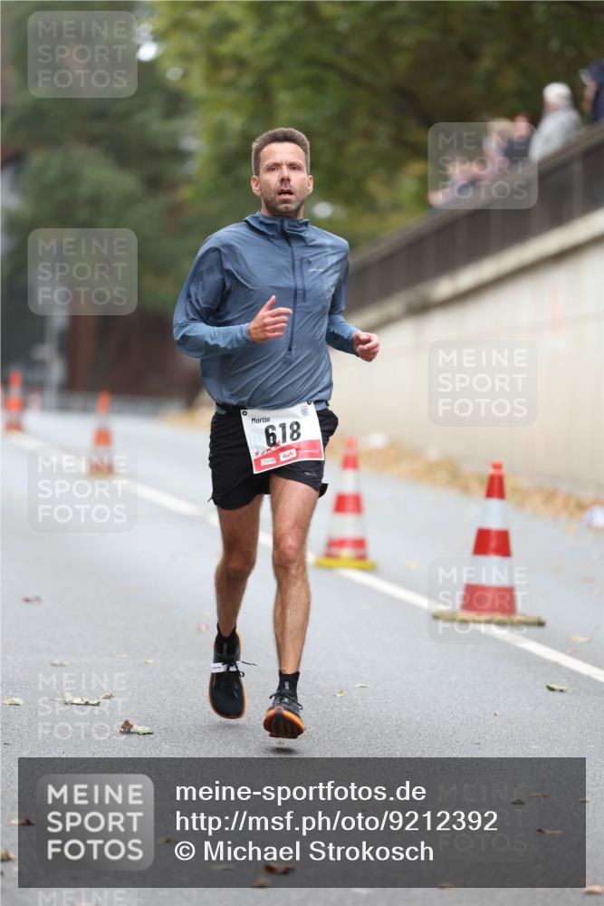 05.10.2025 - 20. swb-Marathon Bremen Michael Strokosch http://msf.ph/oto/9212392 05.10.2025 12:18:41 Laufen 6, 18, 00530 meine-sportfotos.de