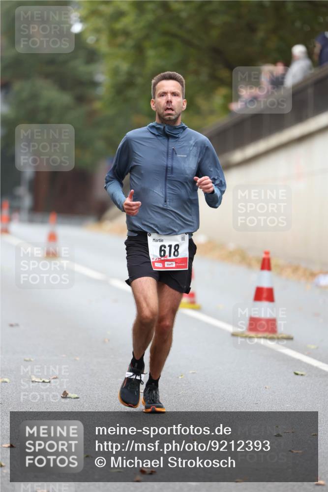 05.10.2025 - 20. swb-Marathon Bremen Michael Strokosch http://msf.ph/oto/9212393 05.10.2025 12:18:41 Laufen 00536, 618 meine-sportfotos.de