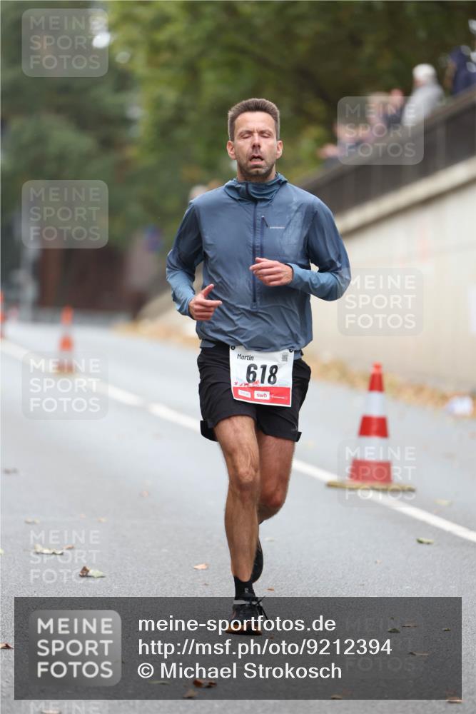 05.10.2025 - 20. swb-Marathon Bremen Michael Strokosch http://msf.ph/oto/9212394 05.10.2025 12:18:42 Laufen 00536, 6, 18 meine-sportfotos.de
