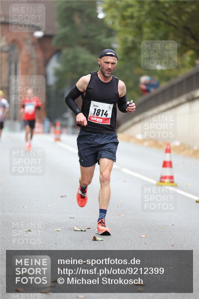 05.10.2025 - 20. swb-Marathon Bremen Michael Strokosch http://msf.ph/oto/9212399 05.10.2025 12:18:45 Laufen 1814, 01167 meine-sportfotos.de