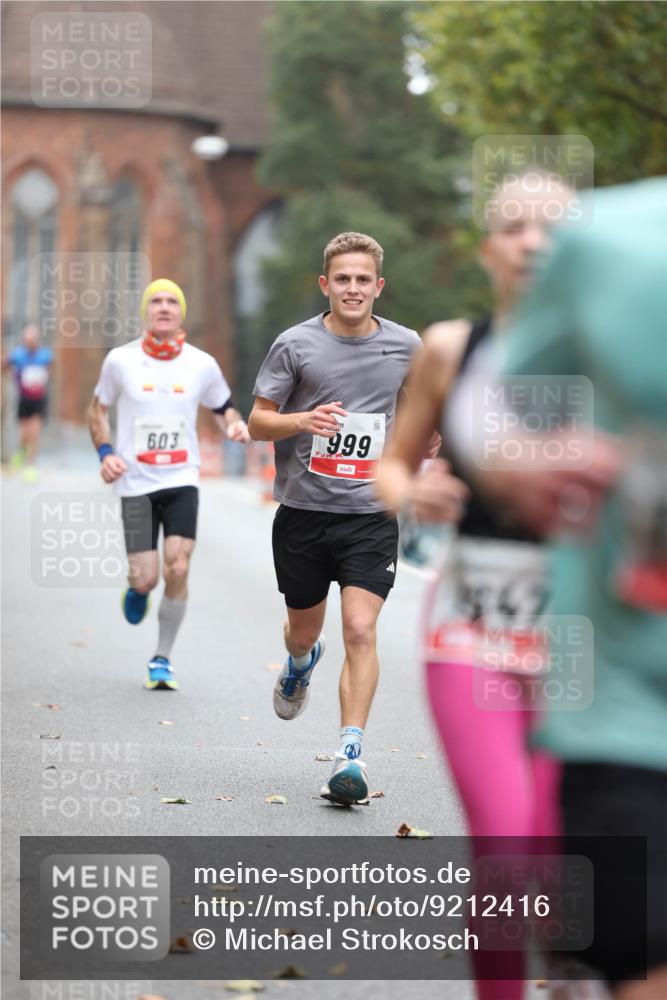 05.10.2025 - 20. swb-Marathon Bremen Michael Strokosch http://msf.ph/oto/9212416 05.10.2025 12:18:55 Laufen 603, 999, 847 meine-sportfotos.de