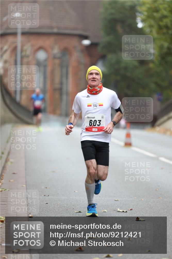 05.10.2025 - 20. swb-Marathon Bremen Michael Strokosch http://msf.ph/oto/9212421 05.10.2025 12:18:56 Laufen 603 meine-sportfotos.de