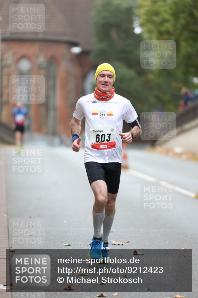 05.10.2025 - 20. swb-Marathon Bremen Michael Strokosch http://msf.ph/oto/9212423 05.10.2025 12:18:57 Laufen 603 meine-sportfotos.de