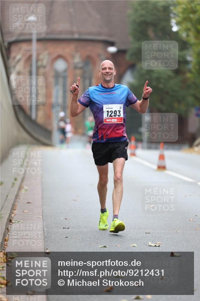 05.10.2025 - 20. swb-Marathon Bremen Michael Strokosch http://msf.ph/oto/9212431 05.10.2025 12:19:08 Laufen 2024, 1293, 01588 meine-sportfotos.de