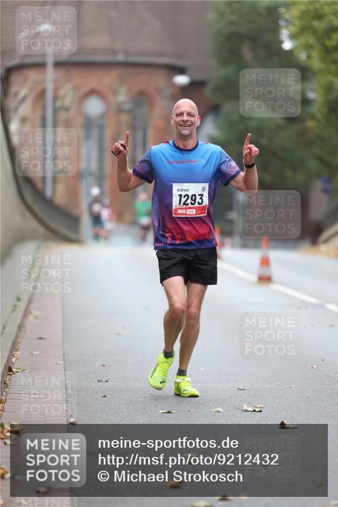 05.10.2025 - 20. swb-Marathon Bremen Michael Strokosch http://msf.ph/oto/9212432 05.10.2025 12:19:08 Laufen 2024, 1293, 01588 meine-sportfotos.de