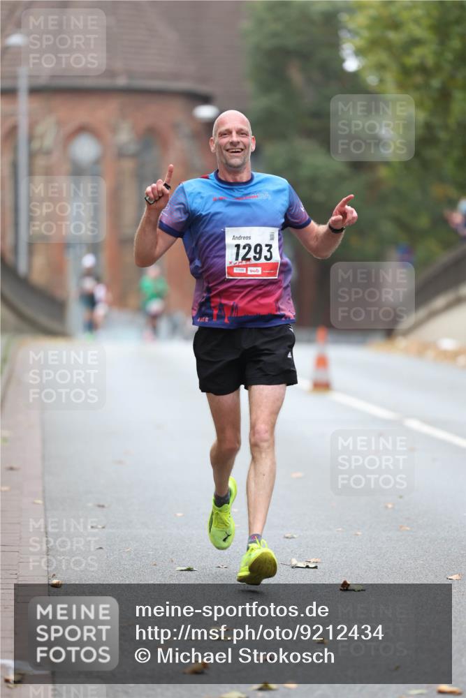 05.10.2025 - 20. swb-Marathon Bremen Michael Strokosch http://msf.ph/oto/9212434 05.10.2025 12:19:09 Laufen 1293, 01588 meine-sportfotos.de