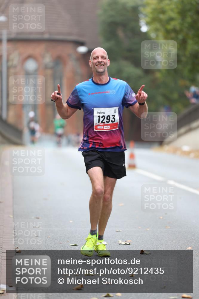 05.10.2025 - 20. swb-Marathon Bremen Michael Strokosch http://msf.ph/oto/9212435 05.10.2025 12:19:09 Laufen 19, 2024, 1293, 01588 meine-sportfotos.de