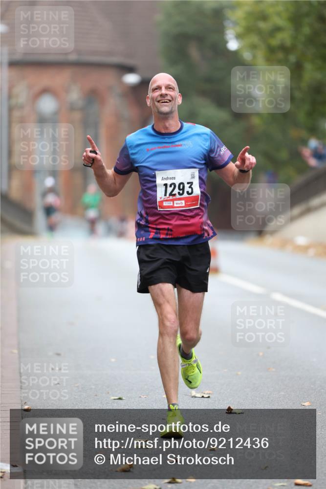 05.10.2025 - 20. swb-Marathon Bremen Michael Strokosch http://msf.ph/oto/9212436 05.10.2025 12:19:09 Laufen 19, 2024, 1293, 01588 meine-sportfotos.de