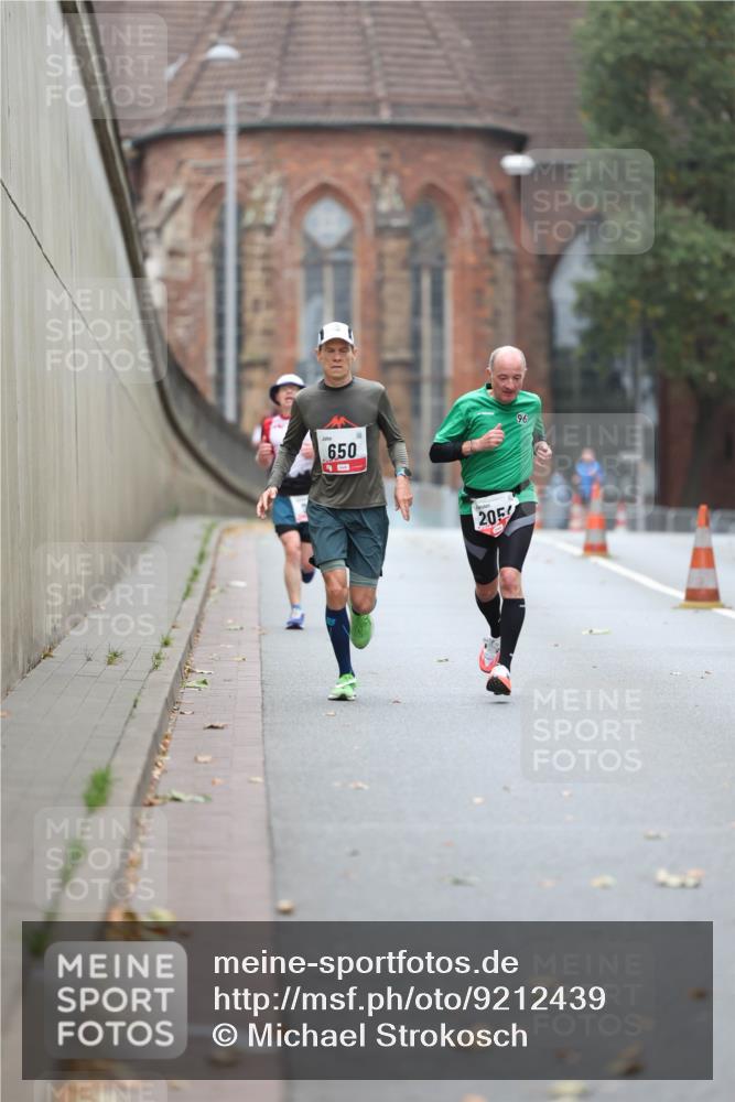 05.10.2025 - 20. swb-Marathon Bremen Michael Strokosch http://msf.ph/oto/9212439 05.10.2025 12:19:24 Laufen 650, 96, 205 meine-sportfotos.de