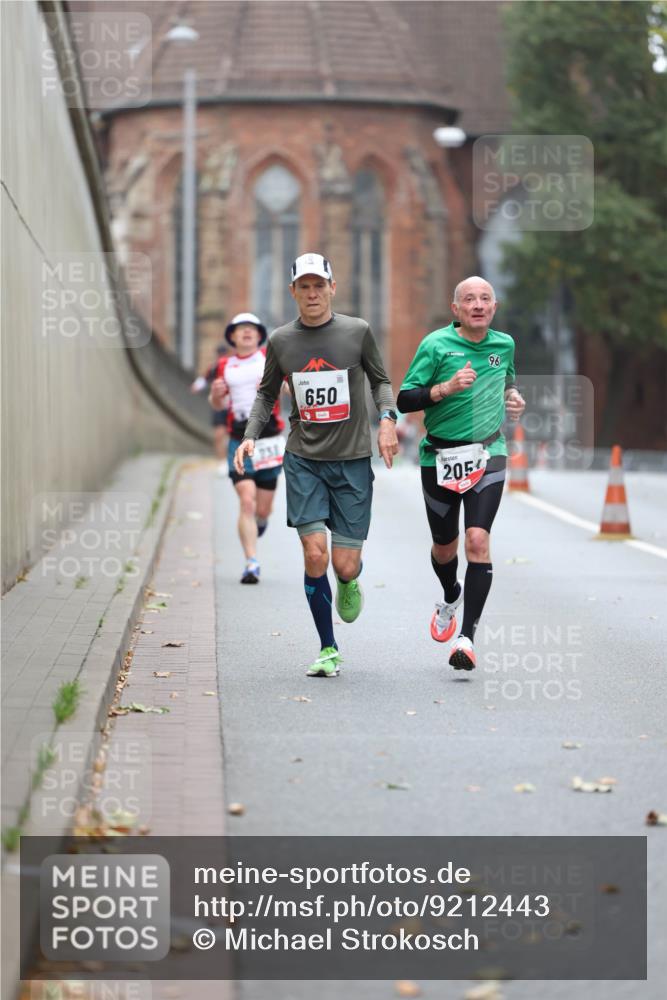 05.10.2025 - 20. swb-Marathon Bremen Michael Strokosch http://msf.ph/oto/9212443 05.10.2025 12:19:25 Laufen 650, 20, 96, 205 meine-sportfotos.de