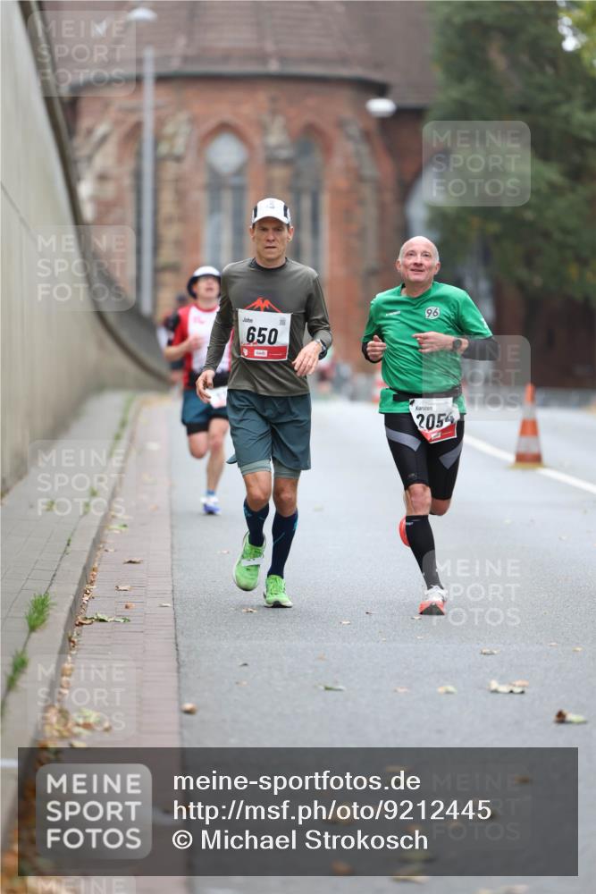 05.10.2025 - 20. swb-Marathon Bremen Michael Strokosch http://msf.ph/oto/9212445 05.10.2025 12:19:26 Laufen 650, 96, 2054 meine-sportfotos.de