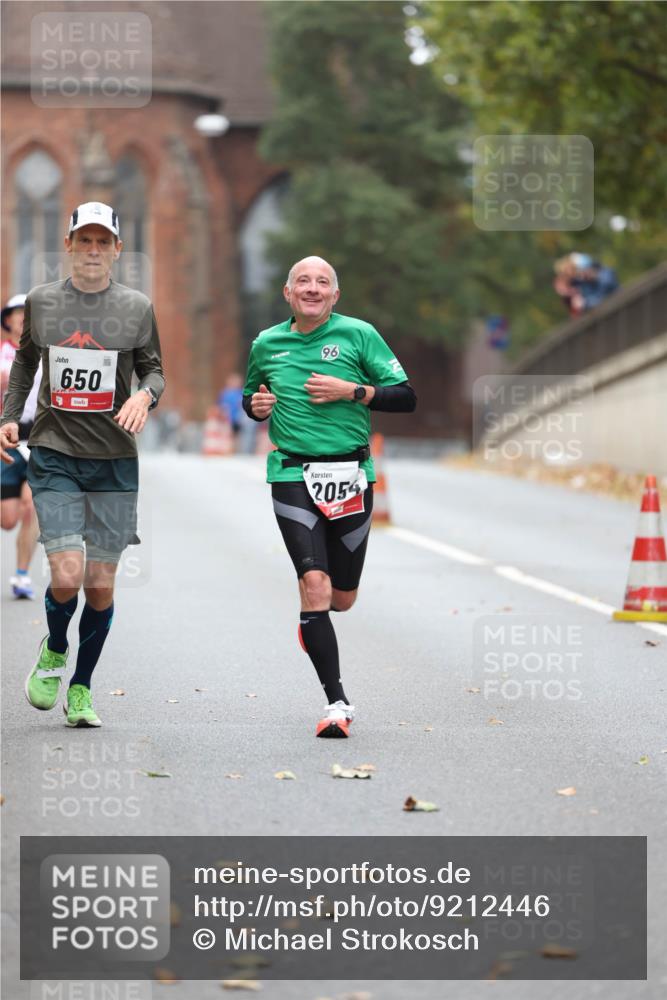 05.10.2025 - 20. swb-Marathon Bremen Michael Strokosch http://msf.ph/oto/9212446 05.10.2025 12:19:26 Laufen 650, 2008, 96, 2054 meine-sportfotos.de