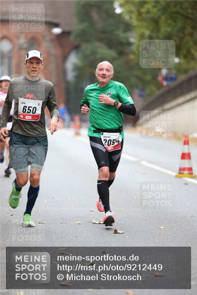 05.10.2025 - 20. swb-Marathon Bremen Michael Strokosch http://msf.ph/oto/9212449 05.10.2025 12:19:27 Laufen 650, 2084, 96, 2054 meine-sportfotos.de